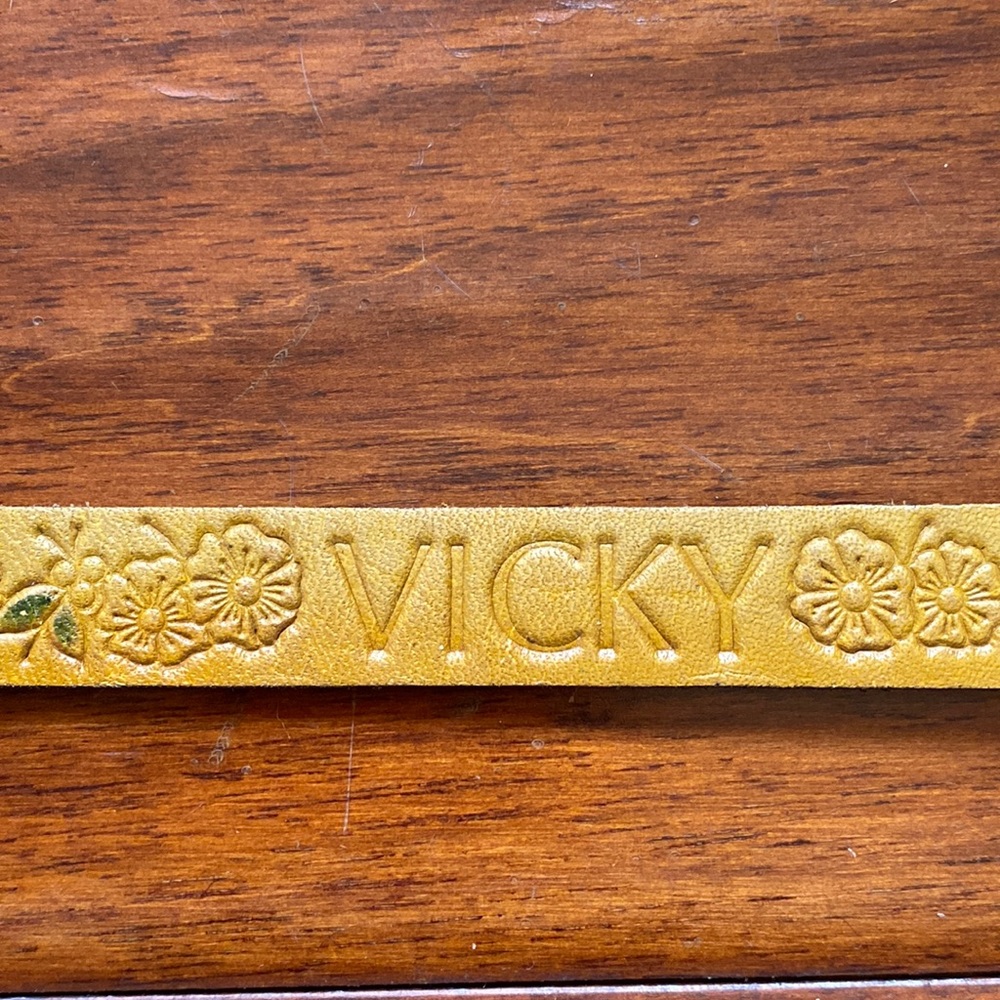 Vintage 70’s Hand Tooled Leather Bracelet “Vicky”